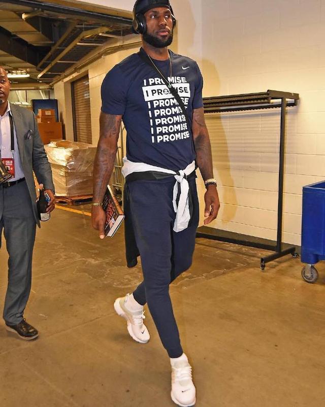 记者：杨皓宇随申花队出征亚冠广岛客场，李可因伤没有随队（记者：申花亚冠客战广岛，杨皓宇随队出征，李可伤停未随行）