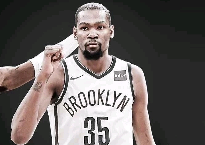 黄蜂新秀突破技术惊艳全场（黄蜂新星突破身手惊艳全场）