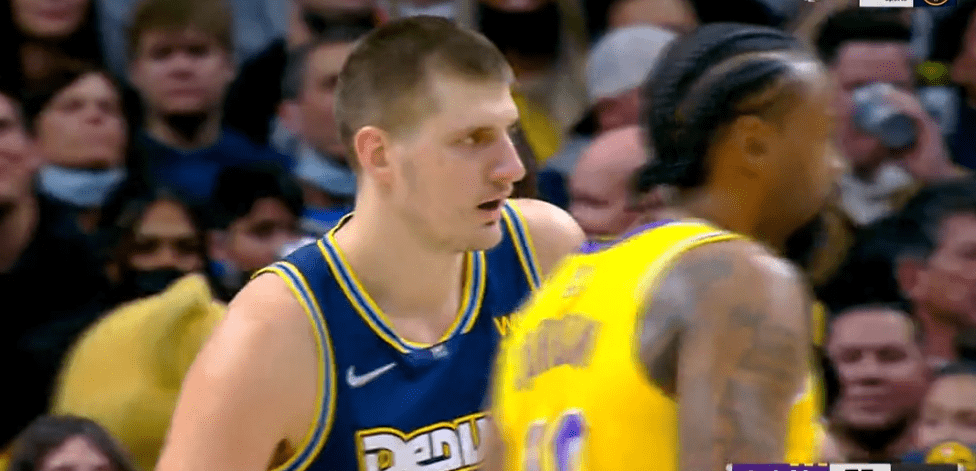 亚精英赛战报：路易斯中柱、荒木隼人制胜球，广岛1-0申花（亚精英赛：广岛1-0力克申花，路易斯中框，荒木隼人建功）