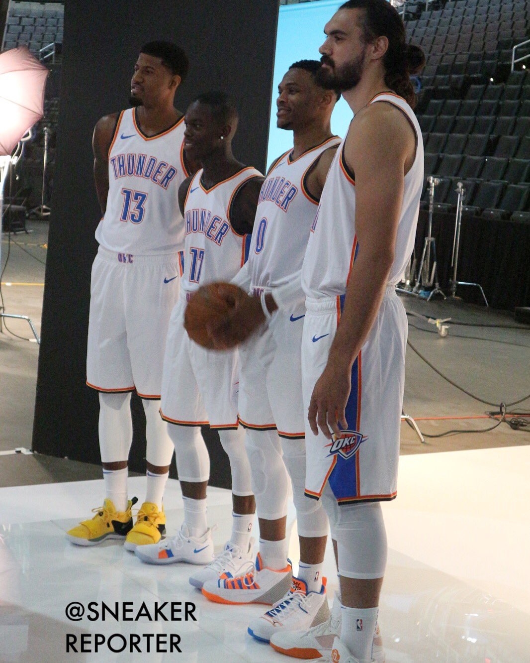 多特vs勒沃库森：阿德耶米领衔，小贝林厄姆、丘库埃梅卡出战（多特迎战勒沃库森：阿德耶米坐镇，小贝林厄姆与丘库埃梅卡登场）