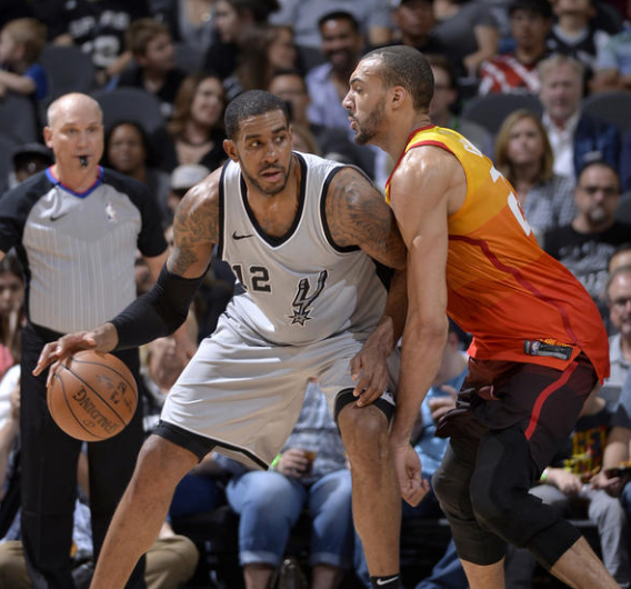 热刺主场迎战布伦特福德，渴望终结5轮不胜，提升士气，看好主场取胜。（热刺主场战布伦特福德，誓止五轮不胜提振士气，主胜可期）