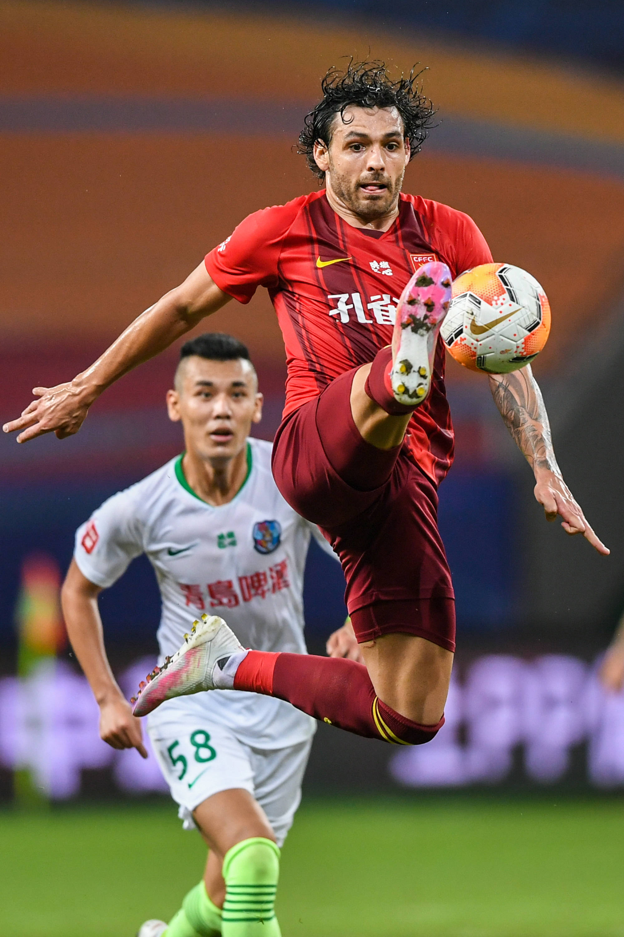 英媒：波罗赛后怒吼贝里瓦尔，对后者绕场致谢热刺球迷不满（英媒：波罗赛后怒斥贝里瓦尔，不满其绕场向热刺球迷致谢）