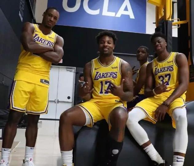 英超-特罗萨德替补破门 阿森纳1-2遭维拉读秒绝杀（英超：特罗萨德替补建功 阿森纳1-2被维拉补时绝杀）