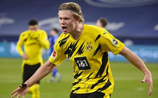 足球国足新一期集训名单公布，两名新人首次入选引热议（国足公布新一期集训名单，两名新面孔首次入选引发热议）