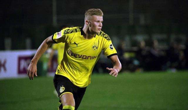 从替补到主力，他靠努力逆袭（他凭努力从替补跃升为主力）